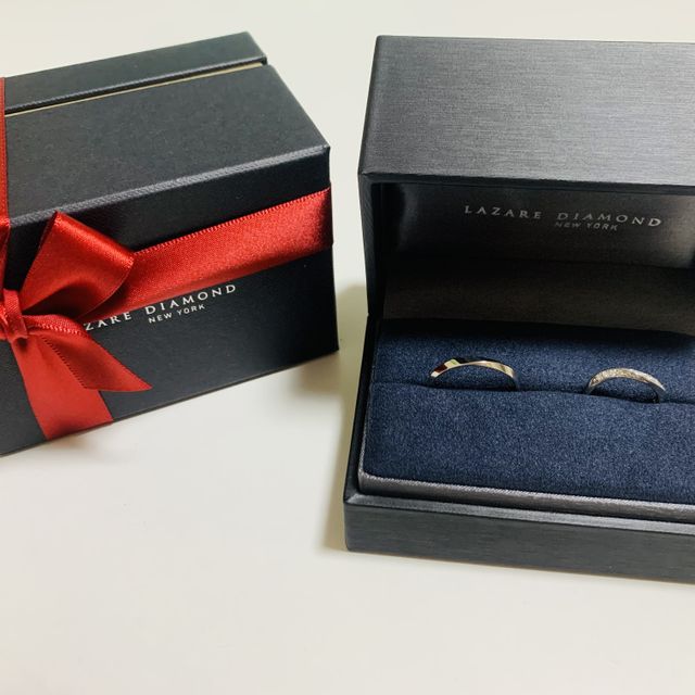 【ラザール ダイヤモンド(LAZARE DIAMOND)の口コミ】 男性の指輪の中でもあまりないデザインを探していた中かっこいいデザイン…