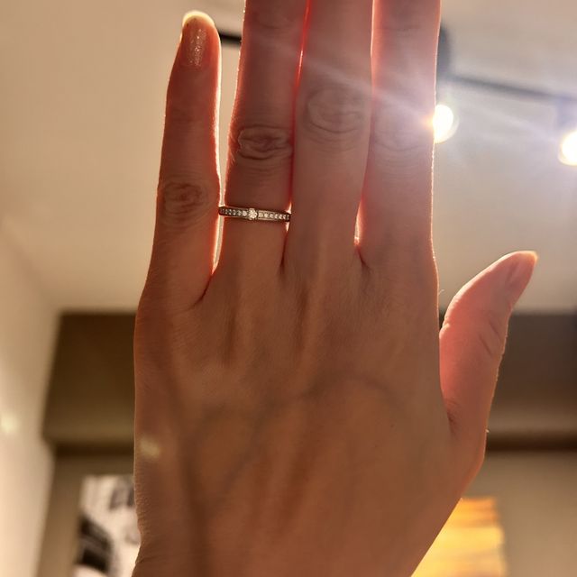 【ラザール ダイヤモンド(LAZARE DIAMOND)の口コミ】 アプローズはエタニティリングというジャンルのリングで、結婚指輪よりも…