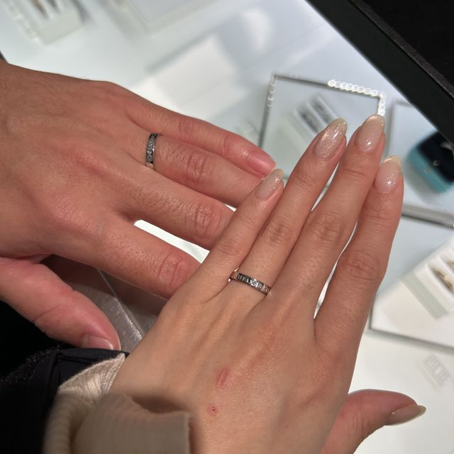 【ティファニー(Tiffany & Co.)の口コミ】 3-4つほど試着しました。かわいらしいデザインのものからスタイリッシュな…