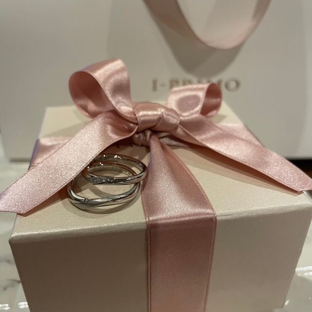 【アイプリモ(I-PRIMO)の口コミ】 指輪のデザインもすぐ気に入りました！
店員さんの接客もとても良く指輪の…