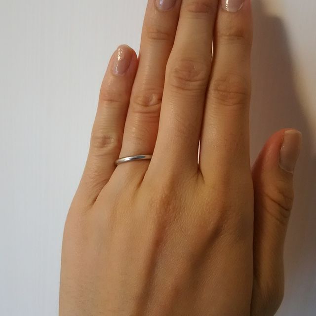 【カルティエ(Cartier)の口コミ】 主人と一緒に購入して、男性が指輪に慣れていないことからあまりゴツゴツ…