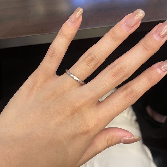 【俄(にわか)の口コミ】 シンプルなデザインを探して色々なお店をまわっていました。形はストレー…