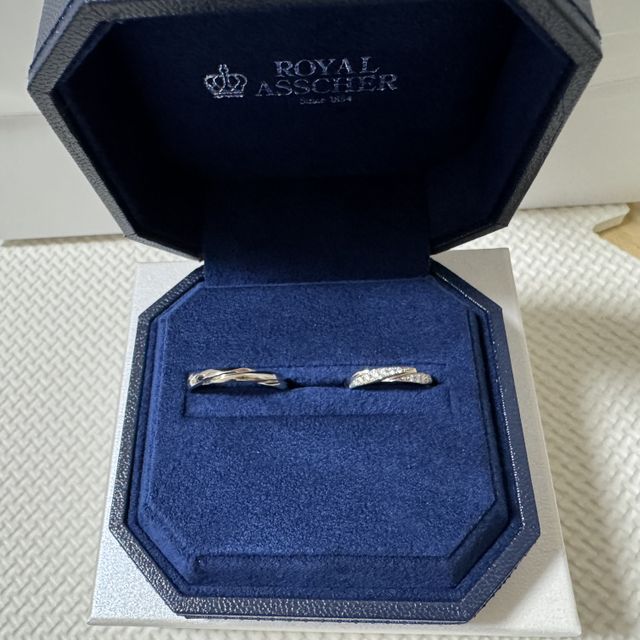 【ROYAL ASSCHER(ロイヤル・アッシャー)の口コミ】 デザインが可愛い。
日本人向けで指が綺麗に見えて毎日飽きずに付けられる…