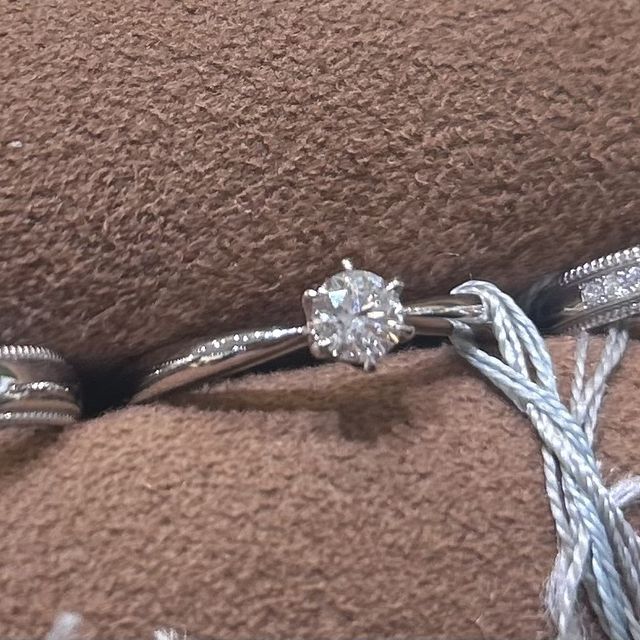 【PILOT BRIDAL(パイロットブライダル)の口コミ】 人と被りにくいデザインを探していたところ、ミル打ちに一目惚れしました…