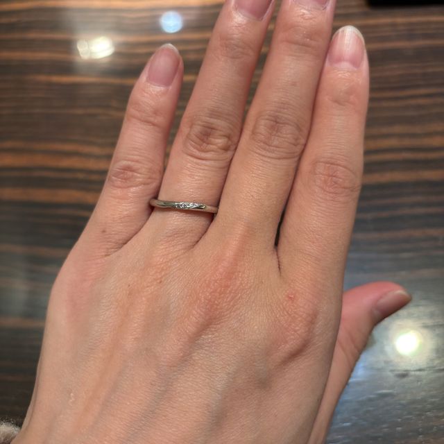 【AMATSU(アマツ)の口コミ】 ダイヤモンドがとても引き立つデザインで初めに見た時からかなり引かれま…