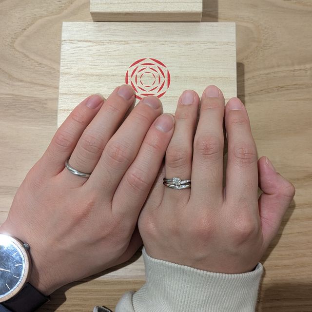 【出雲結(いずもゆい)の口コミ】 ウェーブなデザインにダイヤが施されているところが気に入って選びました…