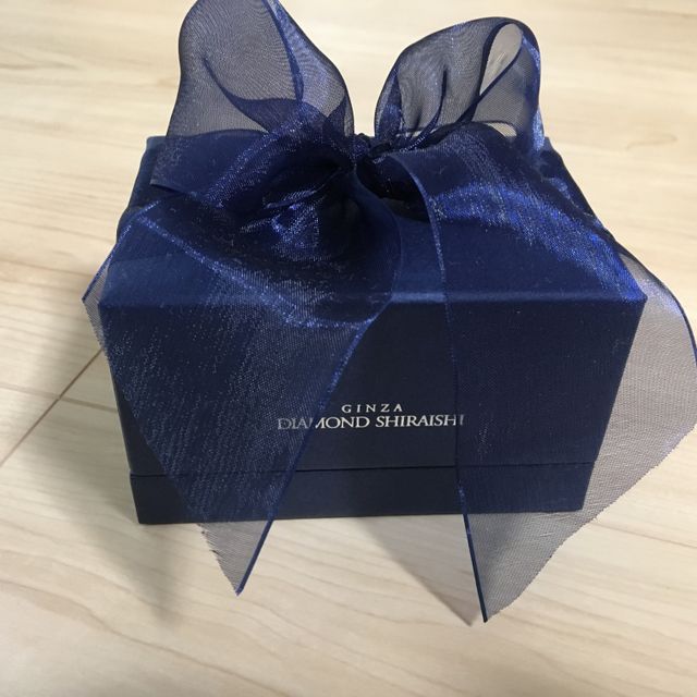 【銀座ダイヤモンドシライシの口コミ】 指が長く見えるのが素敵だったのと、細身のデザインが好みだったのでブー…