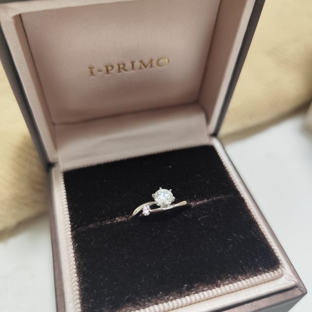 【アイプリモ(I-PRIMO)の口コミ】 ピンクダイヤモンドとダイヤモンドが両方付いていて、彼女の希望を一つの…