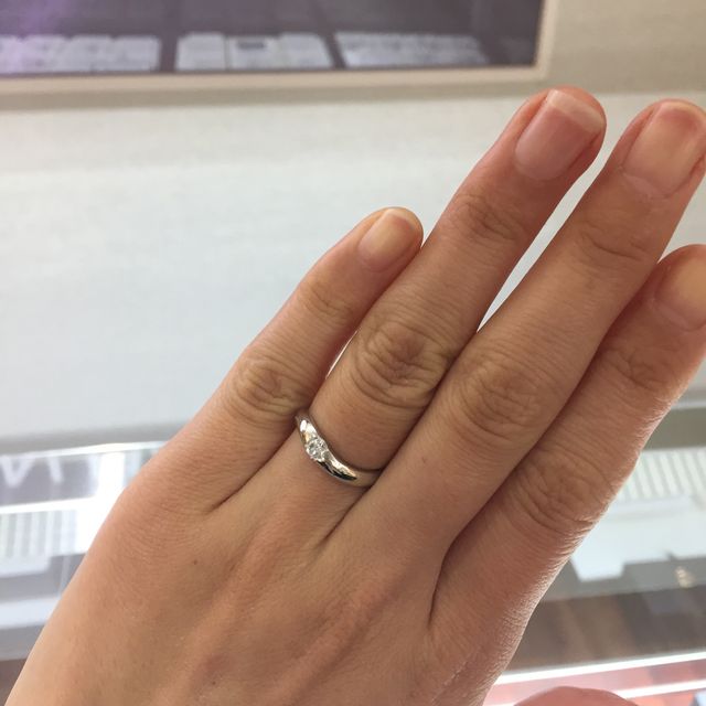 【俄(にわか)の口コミ】 デザインがとても素敵で、着け心地もとても滑らかで指にフィットします。…