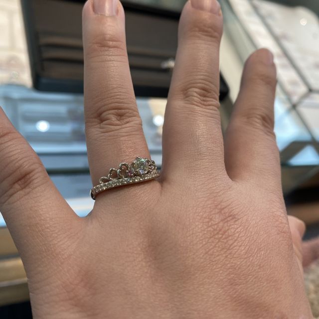 【I's stone(アイズストーン)の口コミ】 デザインが可愛い。ハートの形のダイヤモンドが欲しかった為、探していた…