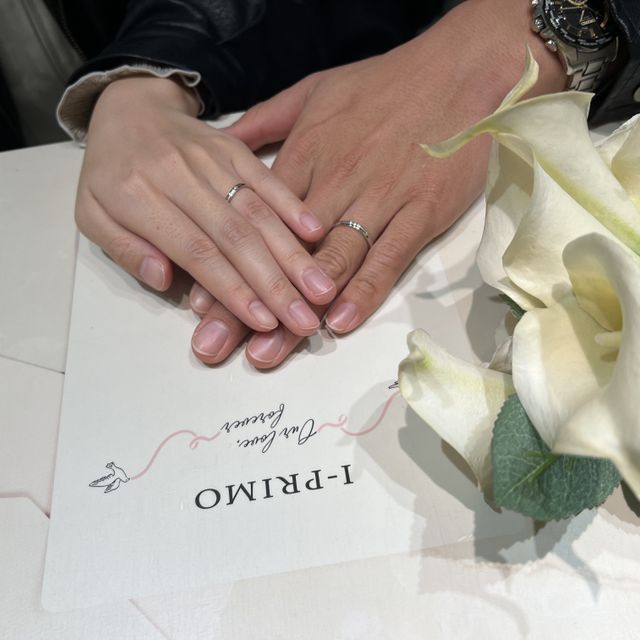 【アイプリモ(I-PRIMO)の口コミ】 デザイン性と着け心地の良さが魅力の結婚指輪です。

シンプルながらも上…
