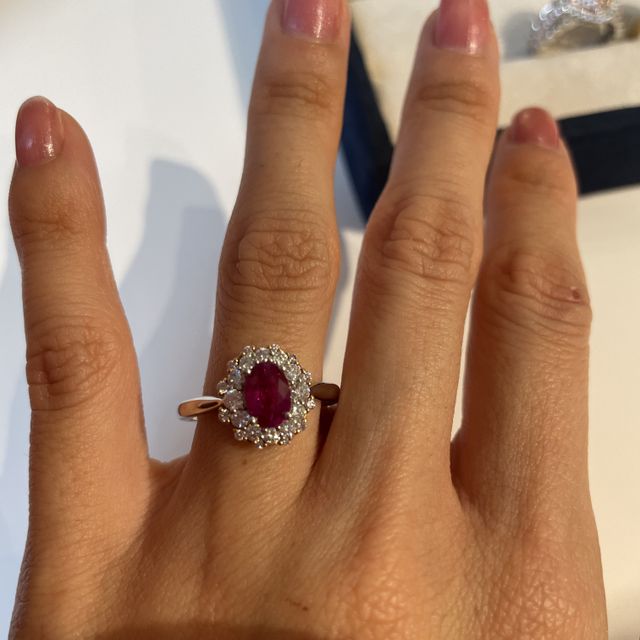 【GSTVの口コミ】 中央は、ミャンマー産パッション・レッド　ルビー、まわりに、ダイヤ（リ…