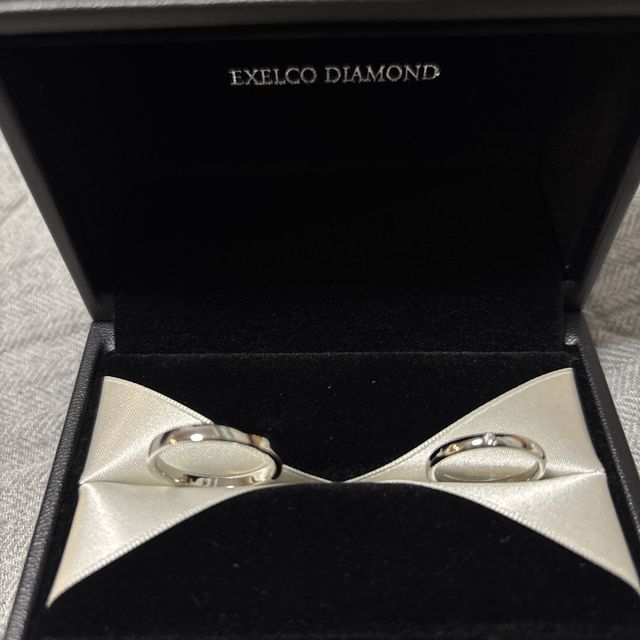 【エクセルコダイヤモンド(EXELCO DIAMOND)の口コミ】 指輪はシンプルなものを探していました。ただ、色々見ているうちにダイヤ…