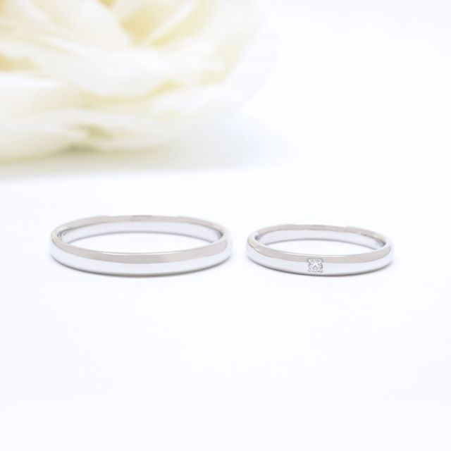 【ツインズキューピッド(Twins Cupid)の口コミ】 シンプルな指輪を希望しており店舗で色々見ていて
1つのダイヤを半分にし…