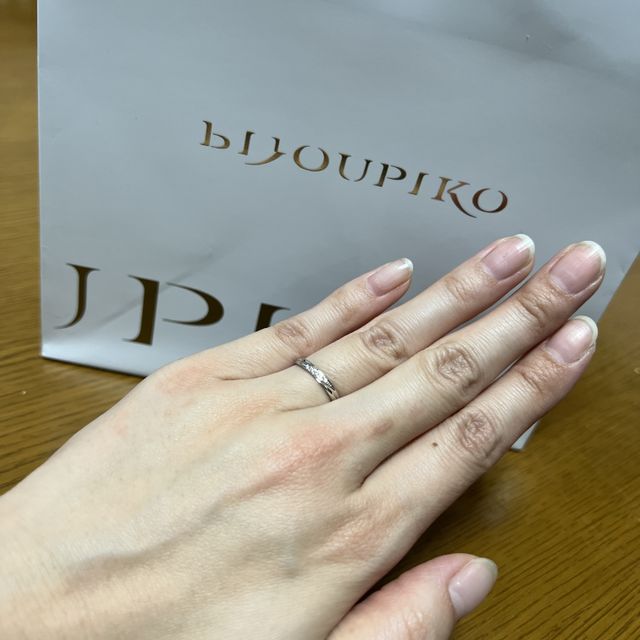 【BONDS(ボンズ)の口コミ】 旦那とのペアではないですが、新作のデザインと案内され形もとても手が綺…