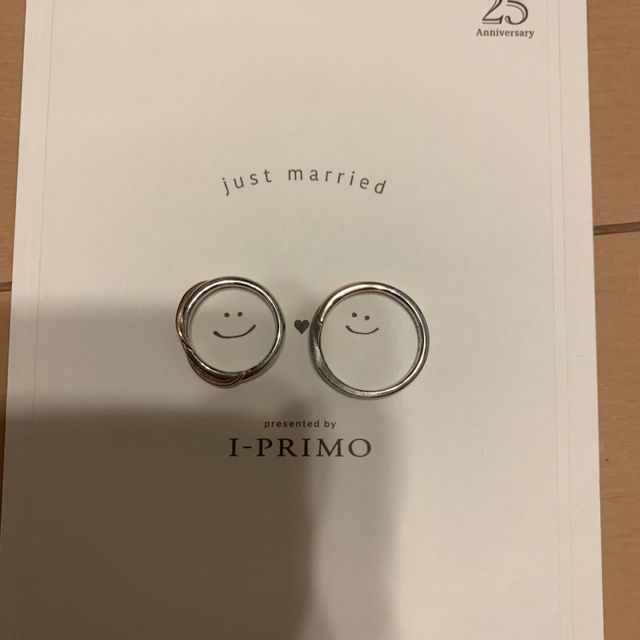 【アイプリモ(I-PRIMO)の口コミ】 シルバーのリングにピンクゴールドが巻き付いていて、他にないデザインで…