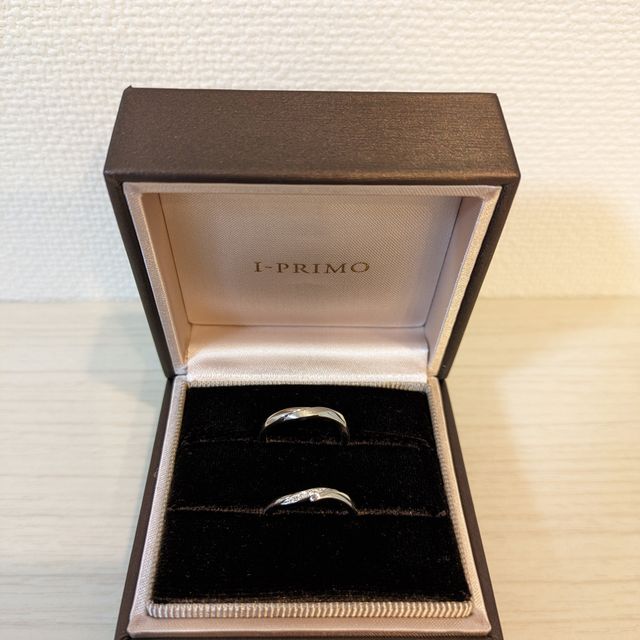 【アイプリモ(I-PRIMO)の口コミ】 指が綺麗に見えます！星をイメージしており、女性側には7つのダイヤが表側…
