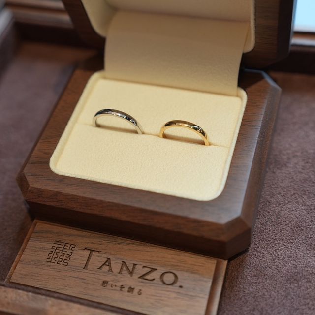 【TANZO.(鍛造指輪)の口コミ】 着け心地がよくて、初めてつけるのにすっと馴染む感覚でした。
綺麗なゴー…