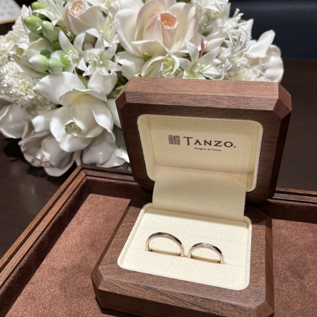 【TANZO.(鍛造指輪)の口コミ】 鍛造製法による高耐久性を重視しつつも2種類の金属(プラチナ、18金)を使用…