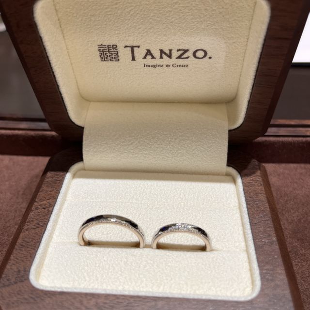 【TANZO.(鍛造指輪)の口コミ】 鍛造製法による高耐久性を重視しつつも2種類の金属(プラチナ、18金)を使用…