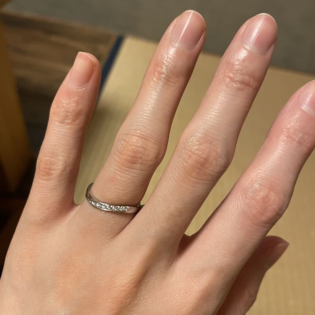 【ヴァンドーム青山(VENDOME AOYAMA)の口コミ】 ダイヤが印象的であるが、主張しすぎず普段使いできる指輪です。プラチナ…