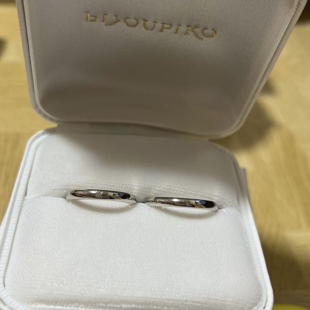 【BONDS(ボンズ)の口コミ】 シンプルで毎日付けやすいです。万人受けするリングだとおもいます。ペア…