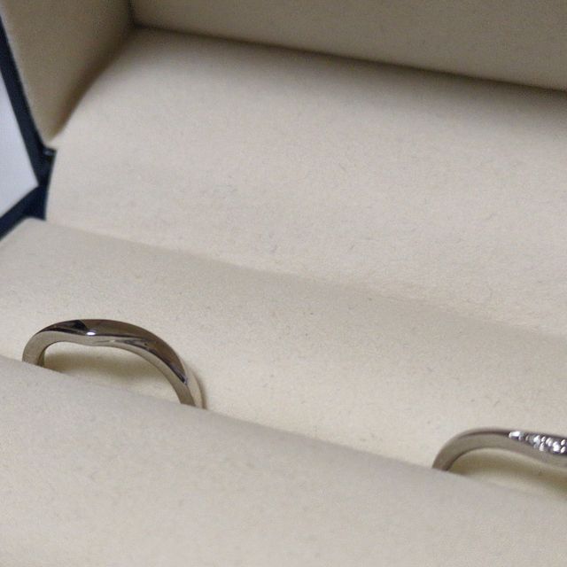 【GALA JEWELRY(ガラジュエリー)の口コミ】 （指輪のテイスト、デザイン、素材）
普段使いできるシンプルなものかつ、…