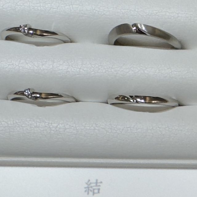 【俄(にわか)の口コミ】 結という指輪の名前に惹かれました。デザインもシンプルかつ個性的で2人だ…