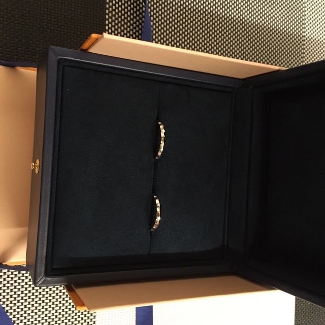 【ルイ・ヴィトン(LOUIS VUITTON)の口コミ】 どれも同じような形しかなく、自分たちらしいものがいいということで探し…