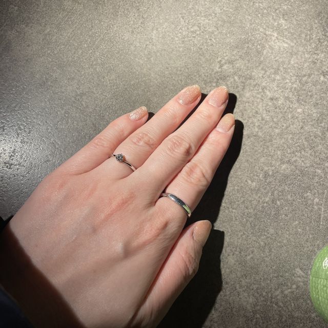 【TOWA(永遠)の口コミ】 リング土台の太さが細く、指が長く綺麗に見えます。また、自分の指の形に…