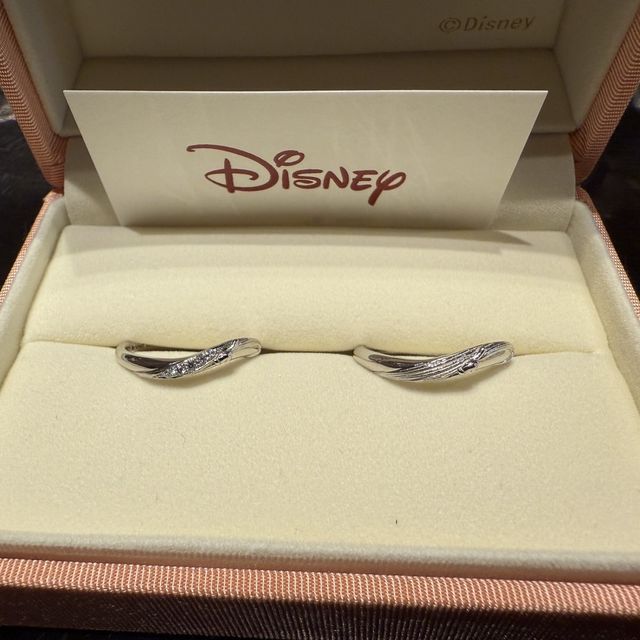 【ケイウノ ブライダル(K.UNO BRIDAL)の口コミ】 魔法使いミッキーが魔法をかけているように女性の方にはダイア、男性の方…