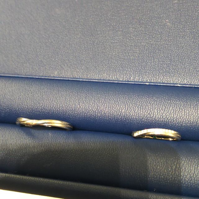 【銀座ダイヤモンドシライシの口コミ】 細い指に似合う女性用デザイン、太い指に似合う男性用デザインだったから…