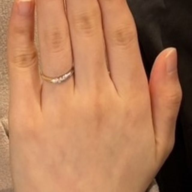 【Beauty and the Beast(ディズニー美女と野獣)の口コミ】 ねじれているようなデザインが好きで、タイプど真ん中の指輪です。金色の…