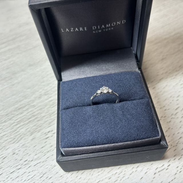 【ラザール ダイヤモンド(LAZARE DIAMOND)の口コミ】 私は指が細いので、なかなか指の細さを引き立たせてくれる指輪がありませ…
