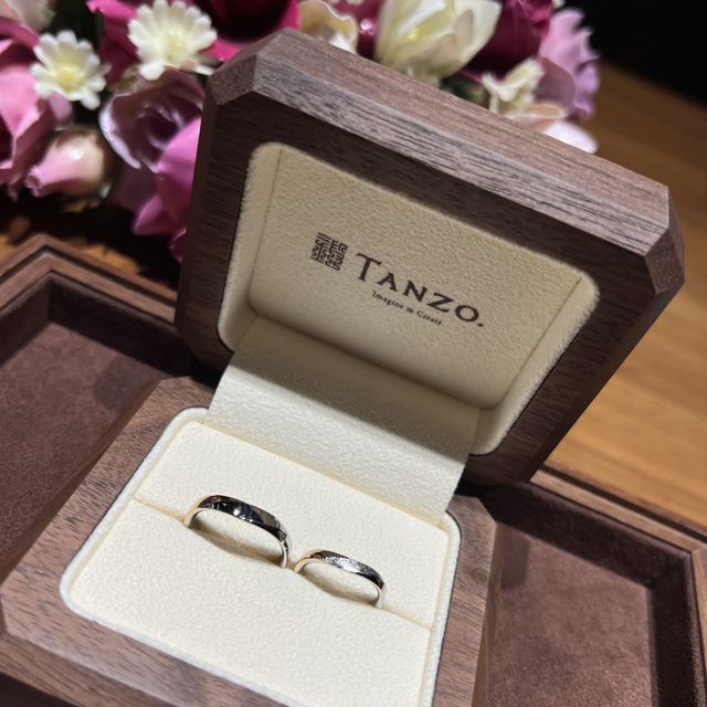 【TANZO.(鍛造指輪)の口コミ】 長く使えるように頑強なデザインにしながらも、目を惹くようなデザインに…