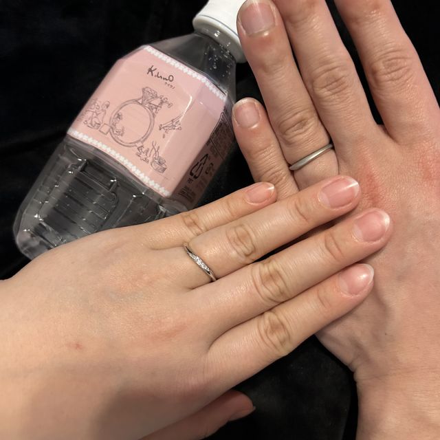 【ケイウノ ブライダル(K.UNO BRIDAL)の口コミ】 緩やかなウェーブのデザインが好みで、ベースをパーチェにしました。
ピン…