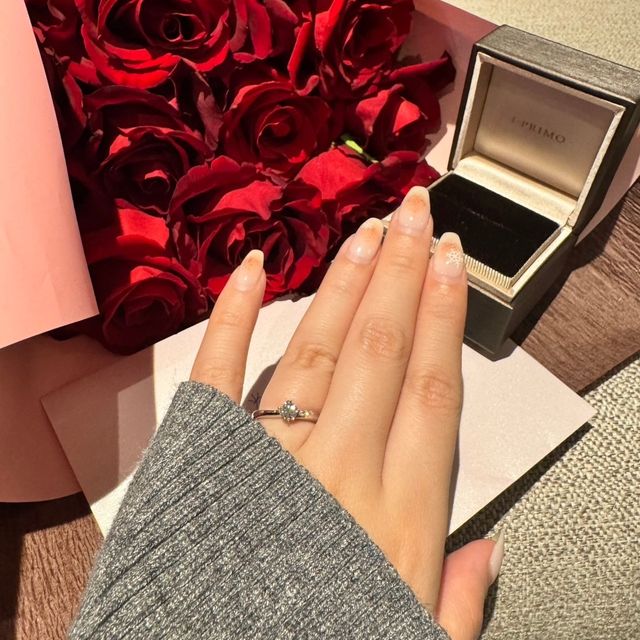 【アイプリモ(I-PRIMO)の口コミ】 片側にのみメレダイアモンドが施されており、華やかなのに主張しすぎない…