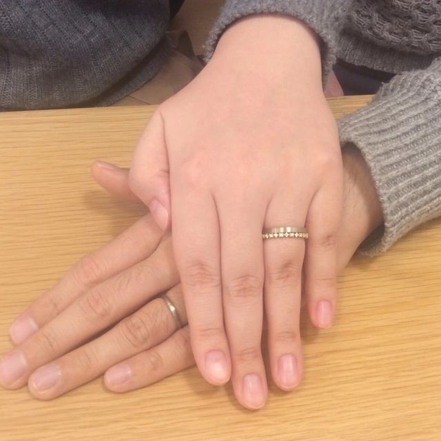 【shihara(シハラ)の口コミ】 普段からあまり派手な色や柄の服を着ない私には結婚指輪の定番でもあるプ…