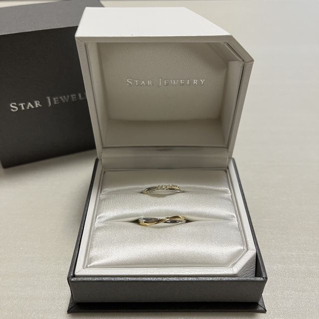 【STAR JEWELRY(スタージュエリー)の口コミ】 シルバーとゴールドのミックスの指輪で中央にはダイヤモンドが散りばめら…