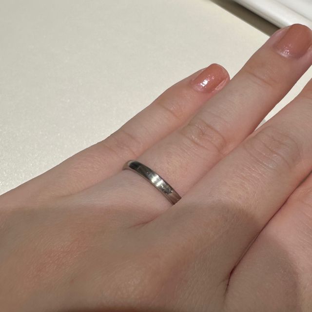 【俄(にわか)の口コミ】 ミル打ちやダイヤありのデザインばかり見てましたが、店員さんよりシンプ…