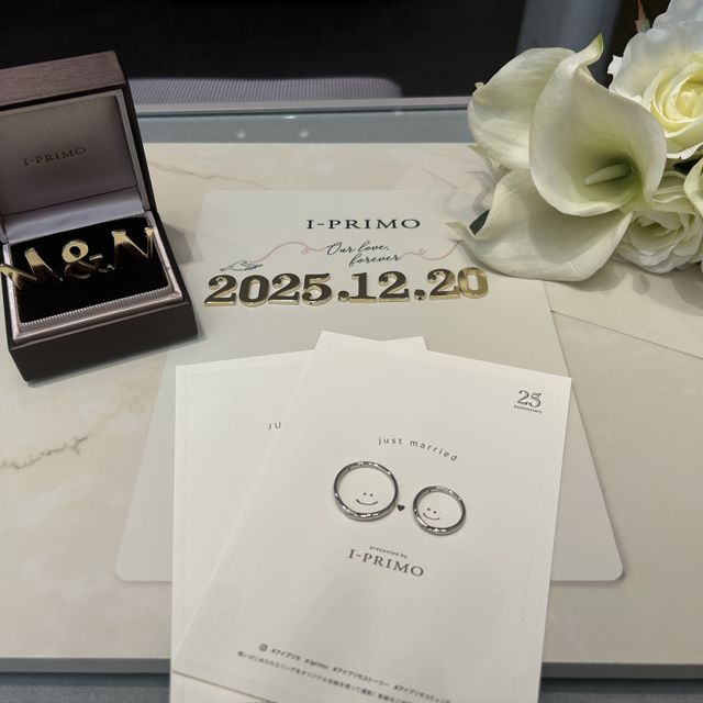 【アイプリモ(I-PRIMO)の口コミ】 婚約指輪にも重なるデザインが大変素晴らしいです。結婚式での指輪交換で…