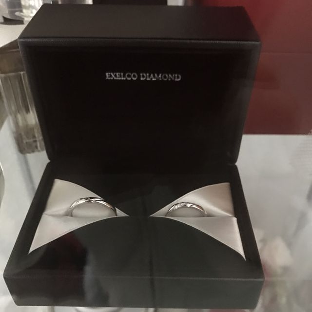 【エクセルコダイヤモンド(EXELCO DIAMOND)の口コミ】 彼がブラックダイヤが入っている指輪がいいということ、私はペアリングで…