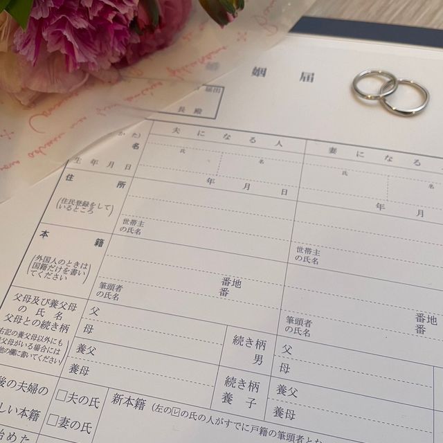 【銀座ダイヤモンドシライシの口コミ】 最初はシンプルな何もデザインのないものにしようとしていましたが、実際…