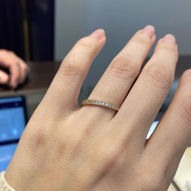 【俄(にわか)の口コミ】 結婚指輪はシンプルよりも、キラキラとしたキュートなデザインが好みだっ…