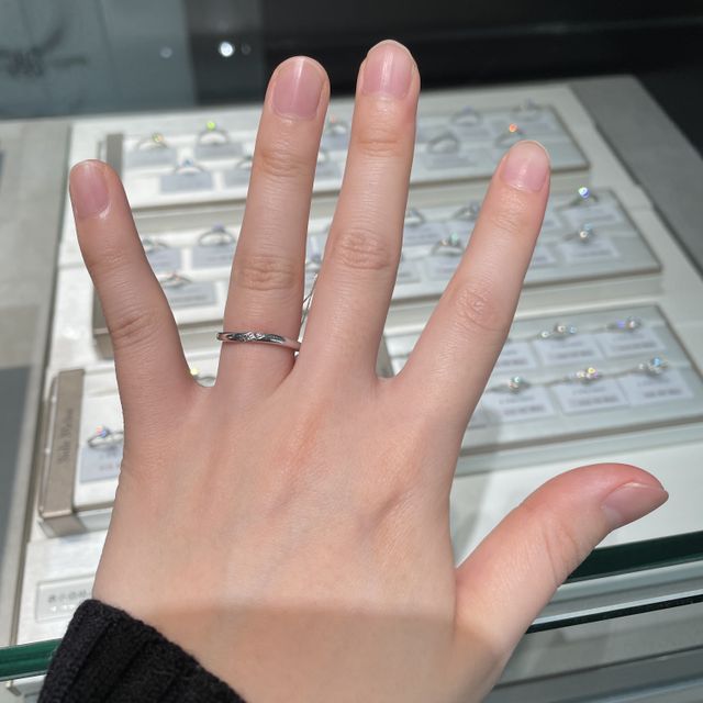 【アイプリモ(I-PRIMO)の口コミ】 シンプルで可愛い。毎日つけていても飽きない。どんな服装にも合うため、…