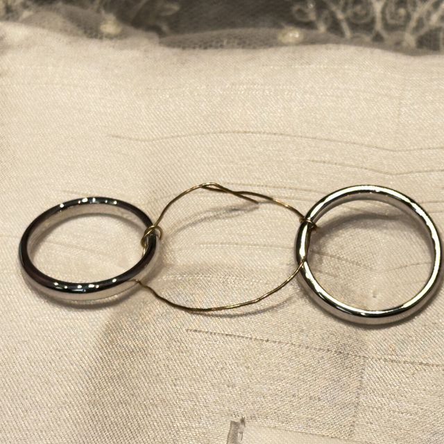 【ケイウノ ブライダル(K.UNO BRIDAL)の口コミ】 外側にダイヤはいらないけど、アクセントは欲しい！という方におすすめで…