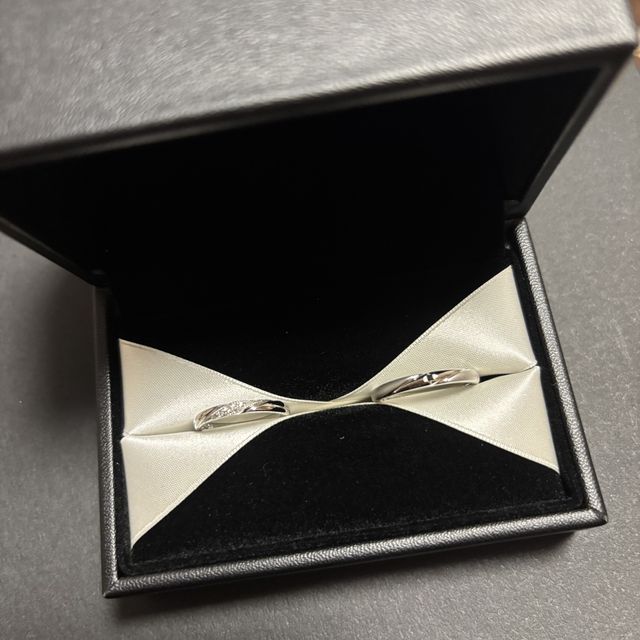 【エクセルコダイヤモンド(EXELCO DIAMOND)の口コミ】 わたしたちはこの指輪を欲張りリングと呼んでいます（笑）新婦側はミル打…