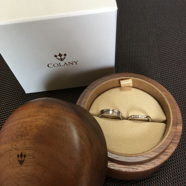 【COLANY(コラニー)の口コミ】 質感や着け心地が気持ちよく、とても着けやすいこと。婚約指輪との重ね付…