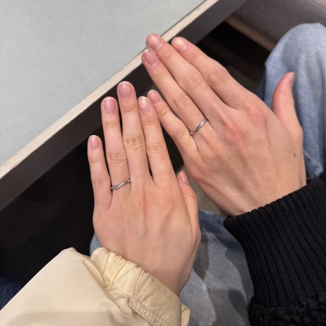 【アイプリモ(I-PRIMO)の口コミ】 シンプルですが他とあまりかぶらないデザインに惹かれました。ペアでつけ…