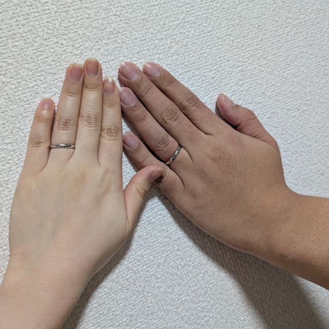 【宝寿堂(ほうじゅどう)の口コミ】 プラチナ製で、シンプルなラインがとても 気に入りました。光沢感があり、…